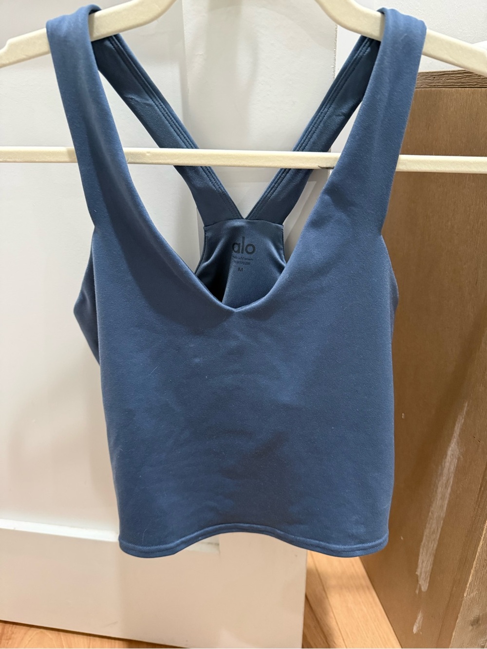 ALO Yoga Airbrush Real Bra Tank in Bluestone M - Picture 4 of 4